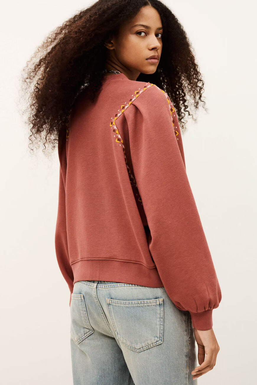 NESTA sudadera bordada